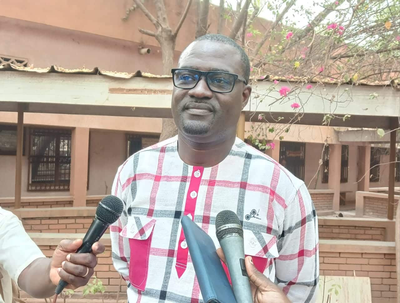 Désiré Thiombiano, director of AMS Synergie Burkina Faso, speaking at a health financing workshop