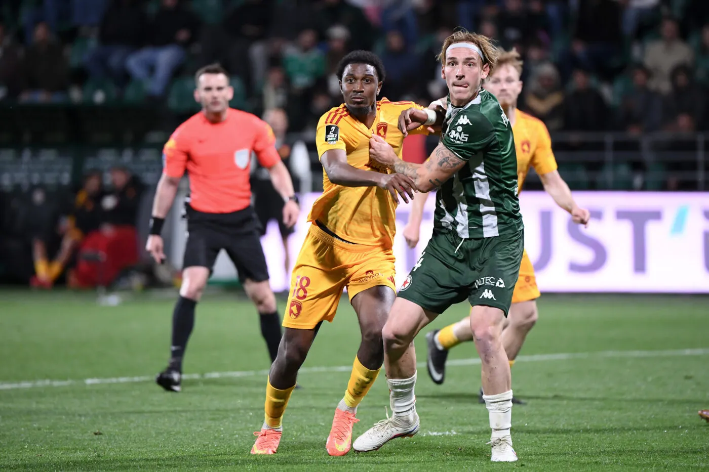 Rodez celebrates their 3-2 victory over Red Star