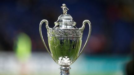 Le trophée de la Coupe de France. (CHARLY TRIBALLEAU / AFP)