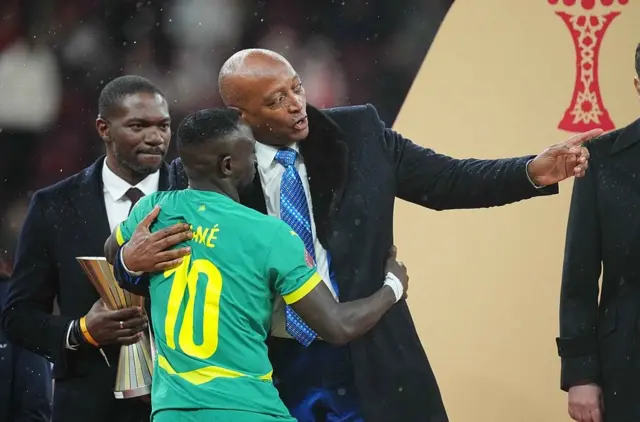 Sadio Mané and Patrice Motsepe at the AFCON final