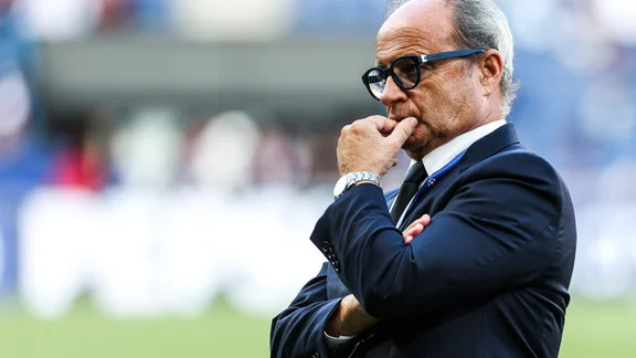 PSG director Luis Campos overseeing a press conference