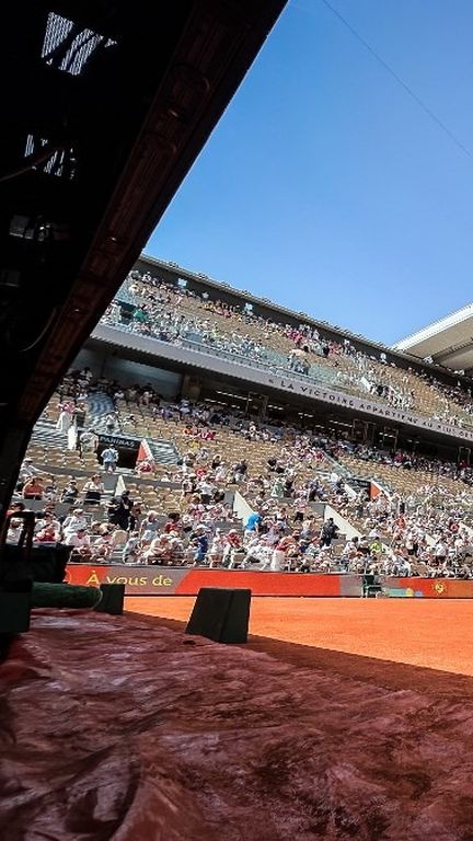 Le court Philippe-Chatrier de Roland-Garros, vu depuis la fosse des photographes. (MATTHIEU MIRVILLE / Matthieu Mirville)