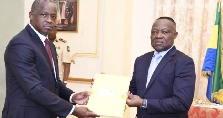 Meeting between government officials and constitutional court president